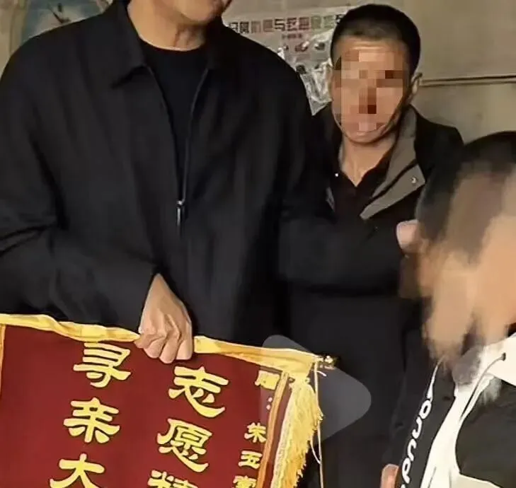 hZuGRUKgsgJ9kEzY.jpg