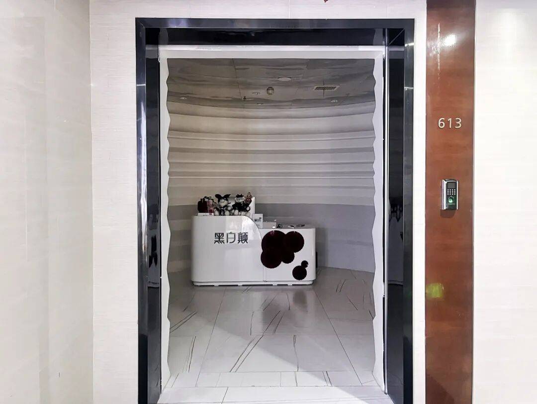 ibbix9owo53vX11A.jpg