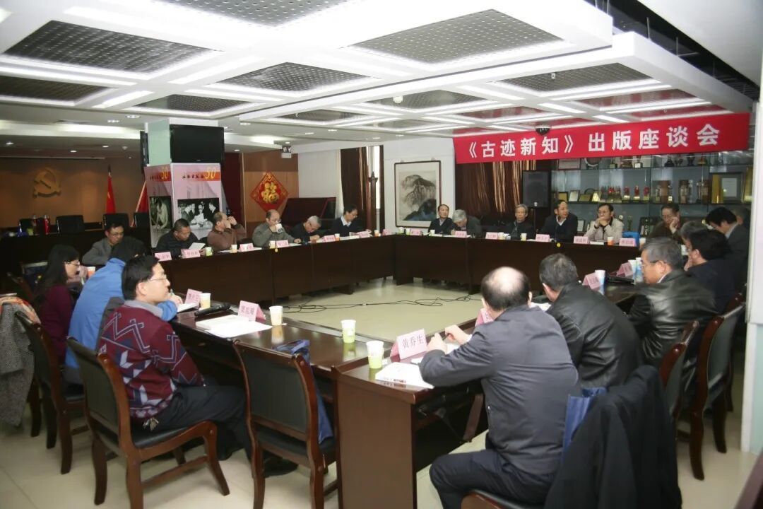 qS52wW8Hssy50fsM.jpg