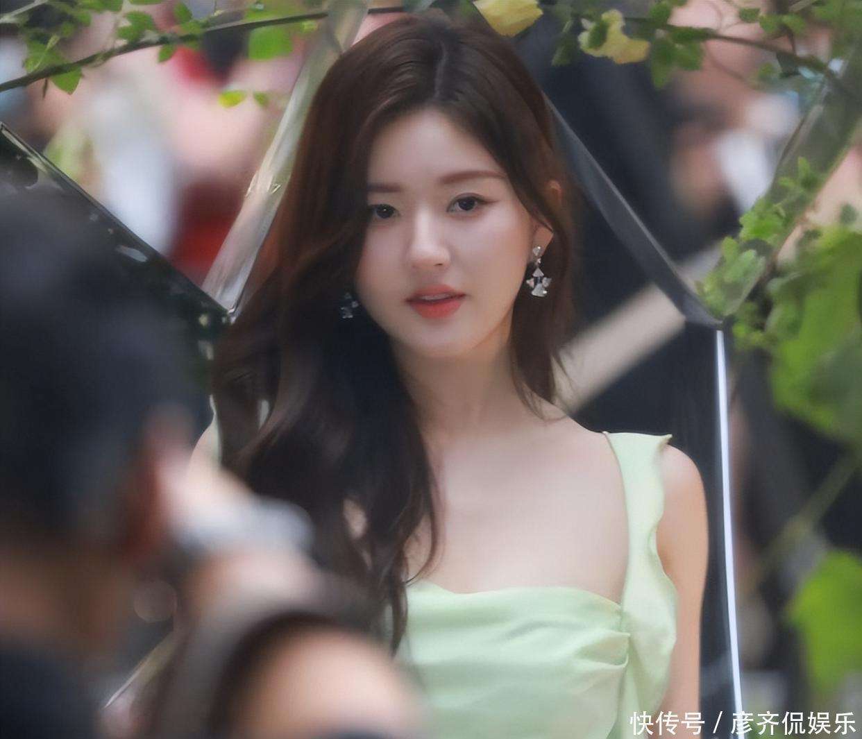he0Neq4FQ49G80pp.jpg