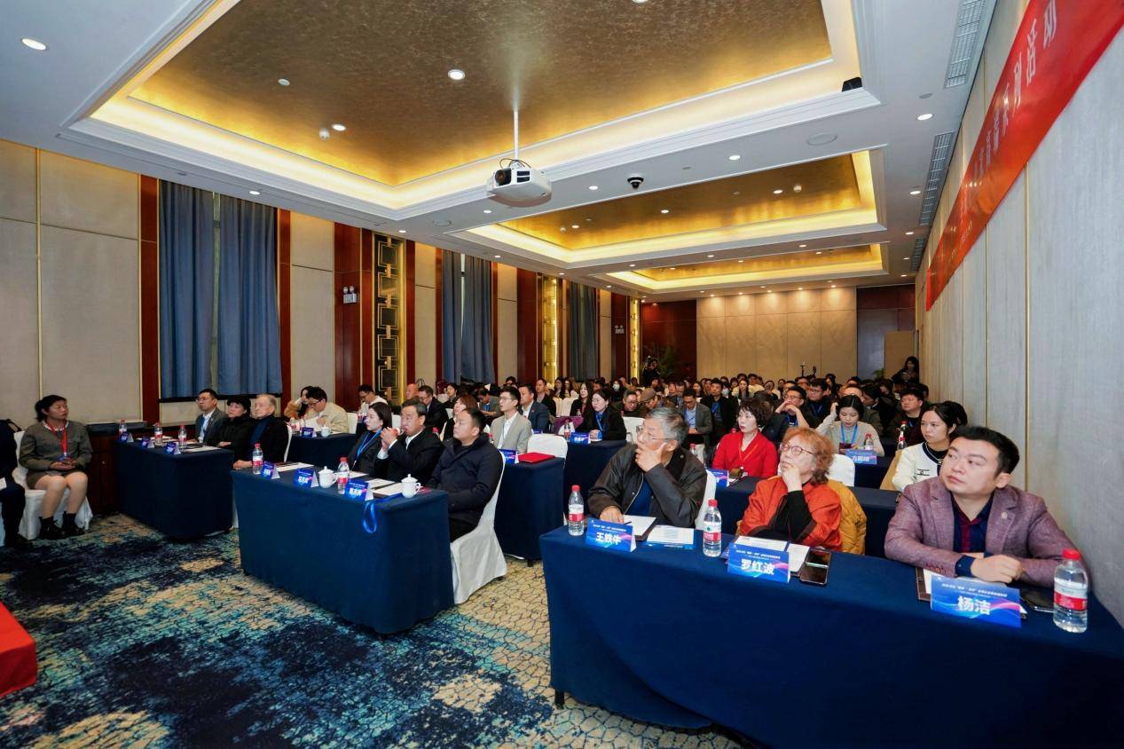 C8FINVlSPQiV8f8i.jpg