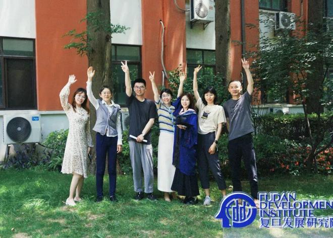 Dq69ftivUp5f5PF9.jpg