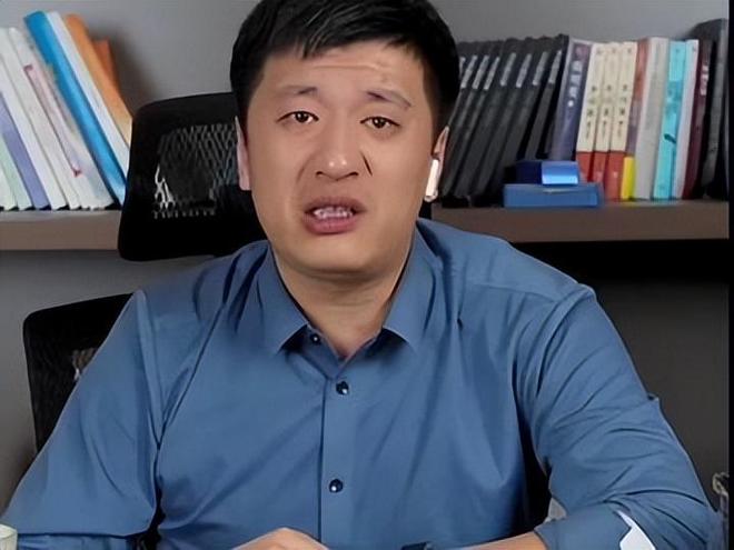 rrOqEsx1vvtIEivI.jpg