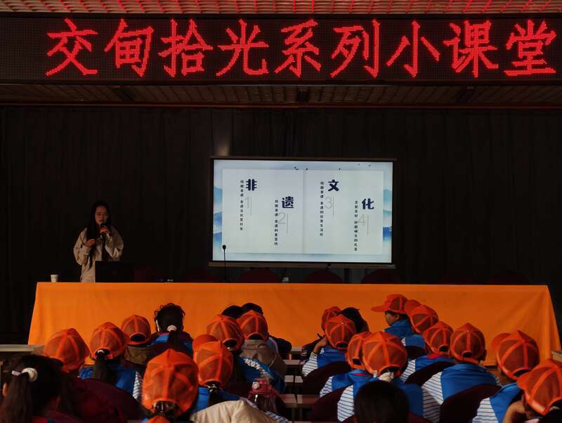 S2Vn1S1t4919213U.jpg